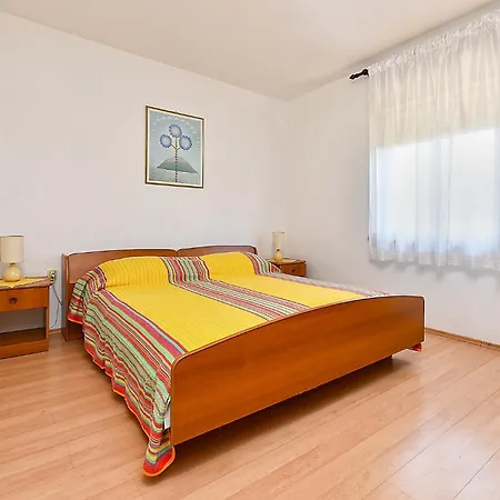 Mirela 1554 Daire Pula