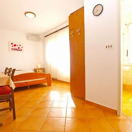 Mirela 1554 Apartment