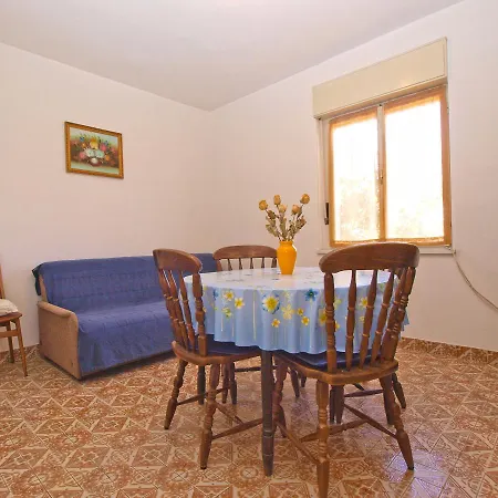 Mirela 1554 Pula