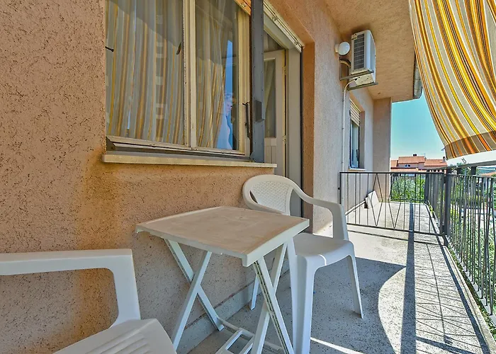 Apartman Mirela 1554 *